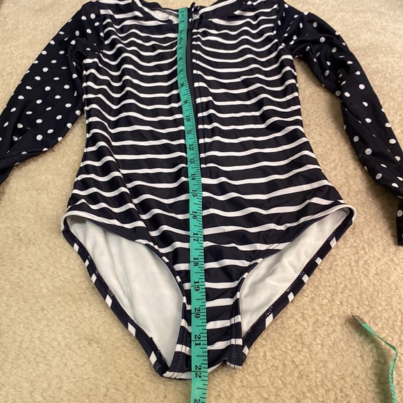 Gap Kids one piece suite - Picture 4 of 4